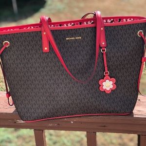 Michael Kors Carter Large Tote NWOT